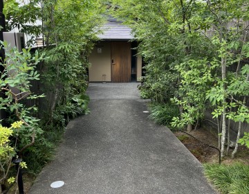 京都府京都市東山区で剪定作業と除草作業をさせていただきました。サムネイル